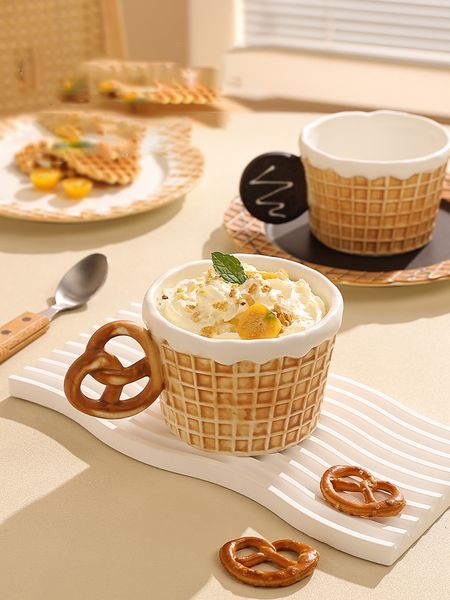 Tazze da cartone animato Biscuit ceramica piatti in ceramica piatti ad alta bellezza pomeriggio tè carino tazza di caffè fatto a mano di colore da tavolo da tavolo 230815