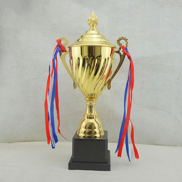 Dekoratif Nesneler Trophy Rewards Cup Metal Kupaları Ödül Futbolu 29cm Spor Yarışmaları Maç Rekabetçi Noel Doğum Günü Partisi 230815