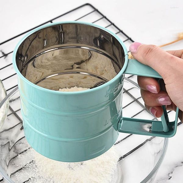 Backwerkzeuge 1 PC Edelstahl Sieb Tasse Pulver Mehl Werkzeug Eckzähne Zucker Colander Kurbel Sifter mit Messskala