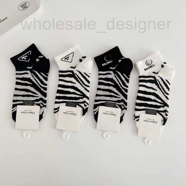 Meias Designer de meias Spring Summer Summer tornozelo de tornozelo de ferro Triângulo Mark Mark Zebra Black Branco Baixo Corte Meias curtas para homens Mulheres 48Y7