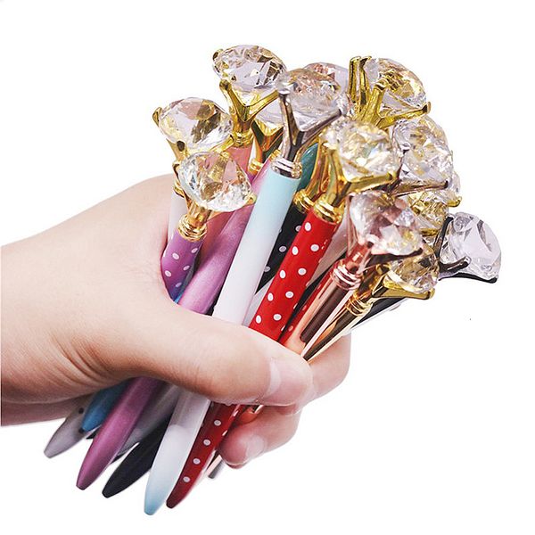 Ballpoint Pens 100 PCS Luxury Crystal Pen 14 см в длину алмазной вафер металлическая шариковая ручка 0,7 мм Blue Pry Pen Студенческая школа Подарочная ручка, как 230815