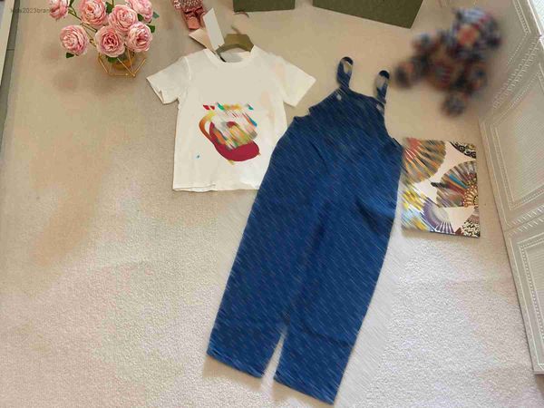 Designer Baby Clothes Track Suit Dimensioni 90-140 cm 2 pezzi T-shirt del personaggio cartone animato e pantaloni per jeans a tutela o gonna di jeans luglio10