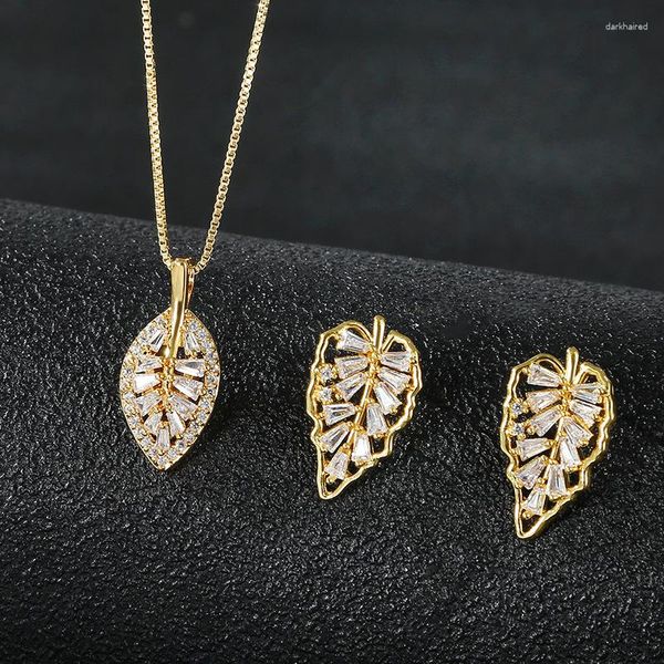 Cadeias de moda coreana incrustada de cobre banhado Real Gold Leaf Pingente Calha de Cara French Chain Chain French Retro jóias