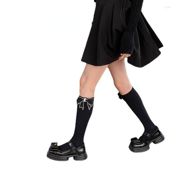 Frauen Socken Spezialinteresse Design handgefertigter Bug Strass und patcharme schwarze Doppelnadel mittelhohe Tube süße Frauen