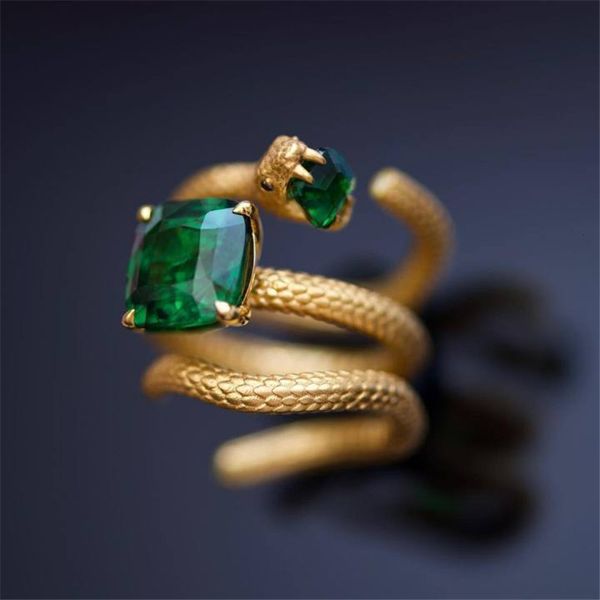 Huggie Huggie Crystal Snake Ring Golden Cubic Zirconia Set para mulheres Moda Temperamento Trendy Jewelry Gifts 230815