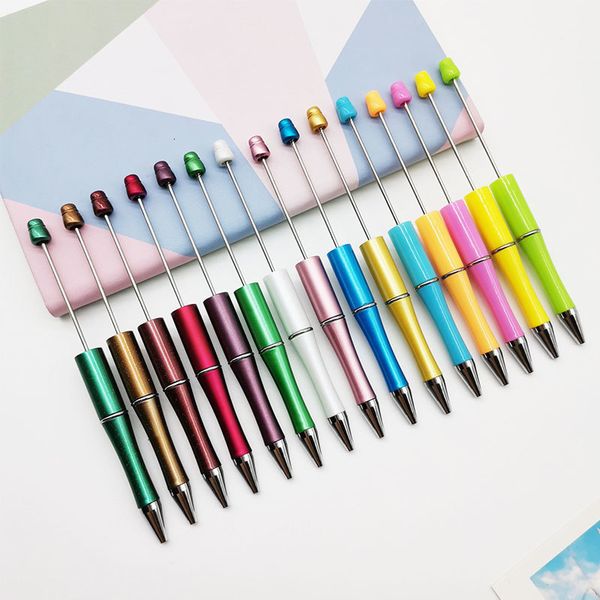 Beyaz kalem 75pcs Plastik Boncuk Boncuk Pen Pens Beyaz Kalem Hediye Bal Kalem Çocuk Parti Konuklar için Kişiselleştirilmiş Hediye Düğün Hediyesi 230815