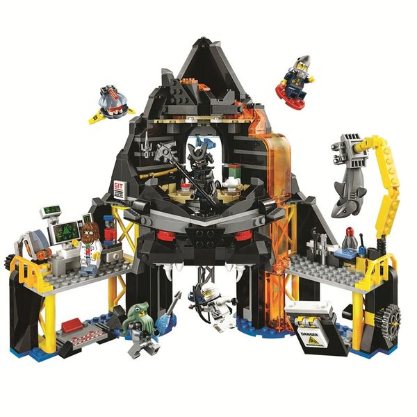 Outros brinquedos 521pcs Garmadon Volcano Lair Figuras Legoingly 70631 Building Bricks Crianças Filme Toy Boys Birthday Holiday Gift 230815