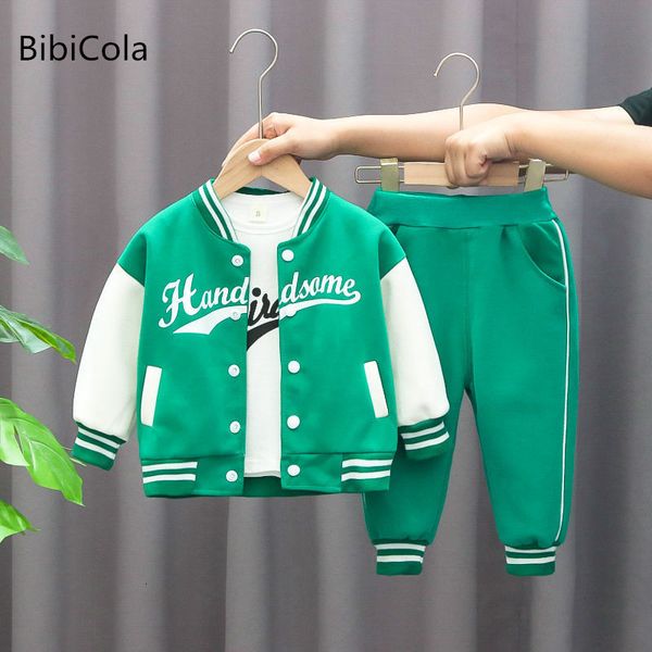 Kleidungssets Frühlings- und Herbst -Baby -Jungen Mädchen Koreaner Anzug Handsome Sport Baseball Uniform dreiteilige Strickjacken 230815