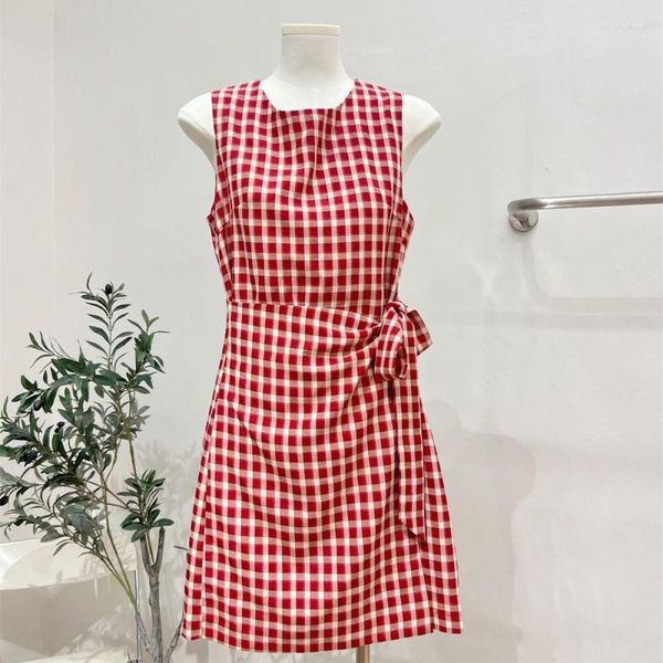 Lässige Kleider Modekleid rot kariert ärmellose Mini weiblich 2023 Sommer Schnürpüre Taille Temperament Koreanische A-Line-Röcke