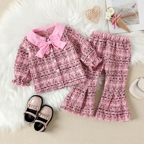 Kleidungssets 6m 4t Baby Girl Ladies Pink Xiaoxiang Style Bow Top mit Glockenbodenhose zweiteiliger Set geeignet für Herbst- und Winterkleidung 230815