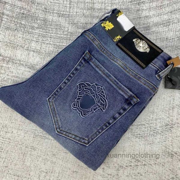 Version versione versi vers jeans masps pantaloni classici medusa ricamate jeans pantaloni maschi