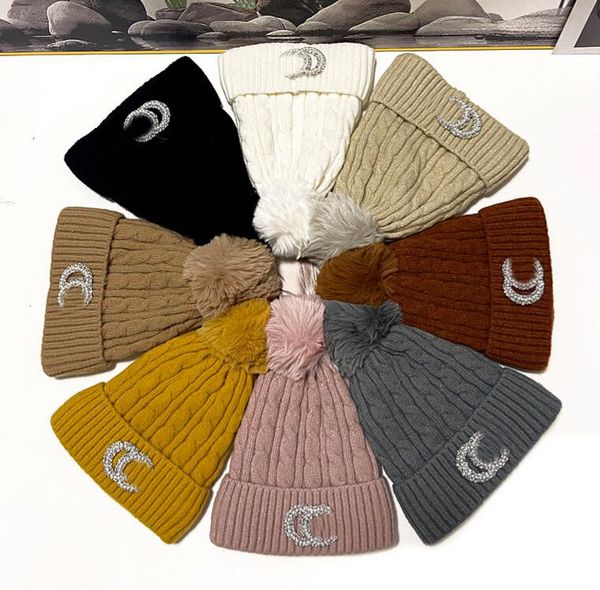 Famoso designer da donna da donna Crystal Rhinestone Beanie Cappello di lusso Lettera di marca Capselliere Tranpe Cappelli a maglia in lana a colori con pompom Accessorio di moda con cappuccio caldo