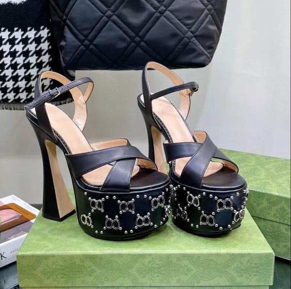 Janaya Leather G Stud-Detailed Platform Sandals Spegnere con tacchi alti pezzi di tacco aperto tacco tacco di sandalo designer di lusso a tacco alto per ragazze donne