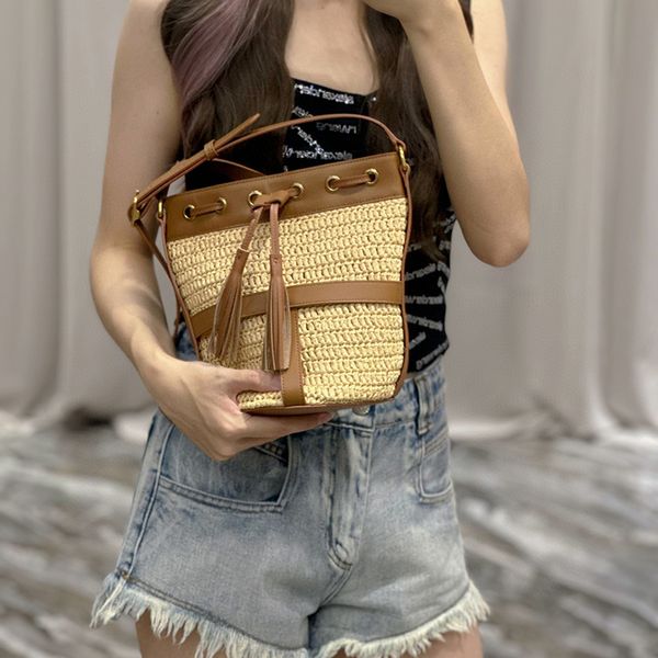 9a Frau Raffia Korb Stroh Stroh Anagramm Umhängetasche Faltenkäufer Tasche Handtasche Designer -Tasche Strandtaschen Luxus Eimer Pochette Sommer Webe Travel Cross Body Clutch