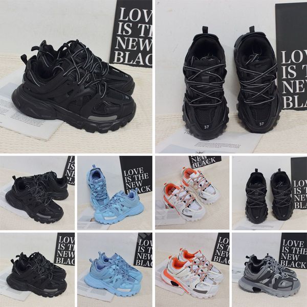 Fashion Triple S 3.0 Casual Shoes Aumenta Aumenta la piattaforma Sneaker Glow in the Dark Black Black Grey Ryal Grey Vintage Designer Vintage Men Womens