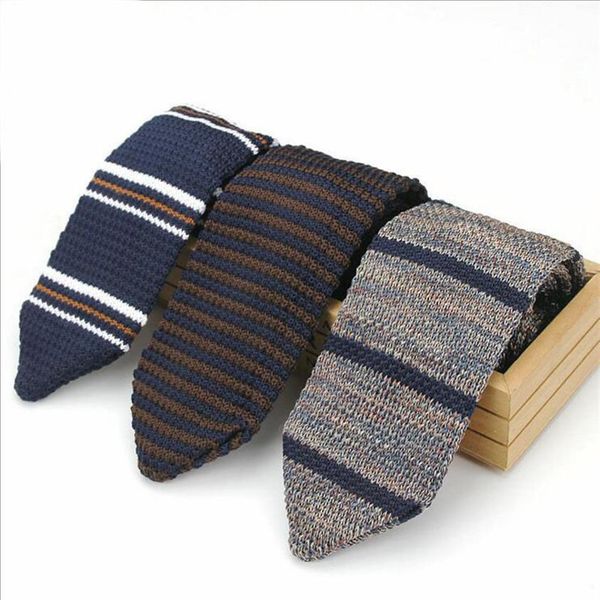 NOVA MACHA DE MATÃO DE MATÃO MACHA MASSAGEM SLIM Designer de malha laços de pescoço Cravam gravatas magras estreitas para homens listrados.
