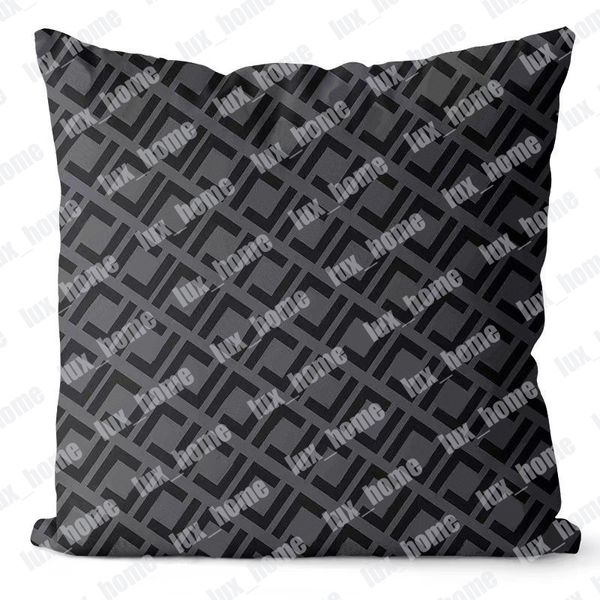 Модная подушка корпус роскошная подушка 7 стилей Backrest Pillow мягкая домашняя текстильная блок -диван дизайнер бросает подушку с буквой