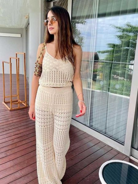 Pantaloni da donna a due pezzi Sweet Beige Crochet Abito a maglia chic Vneck Sling Top Elastic Waist Stright Set 2023 Autumn Lady High Streetwear 230815