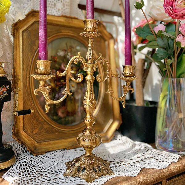 Titulares de vela Brass Luxo de metal estético portador retrô europeu romântico antiquado decorações de casas de portavelas