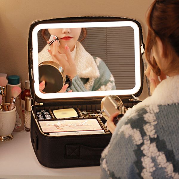 Kosmetiktaschen Koffer Smart LED Kosmetikkoffer mit Mirror Cosmetic Bag Travel Make -up -Taschen für Frauen Mode tragbare Aufbewahrungstasche Reisen Make -up -Taschen 230815