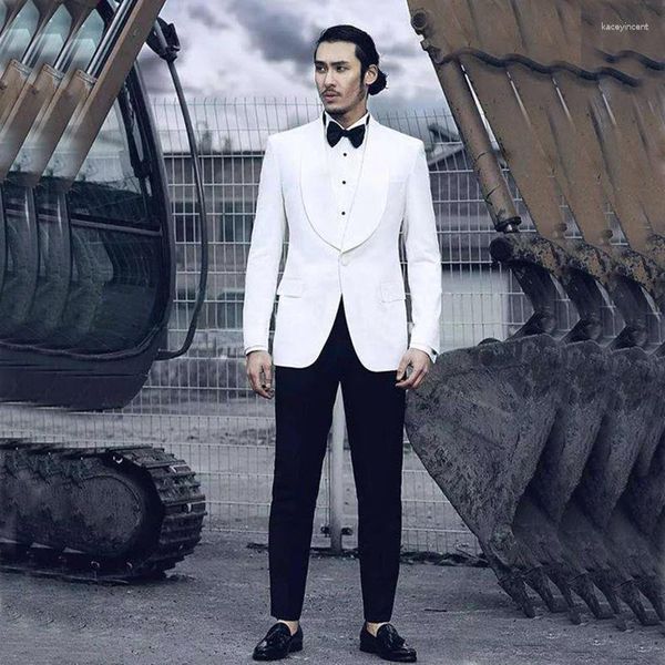 Abiti da uomo 2023 Design Costom Design White Wedding for Uomo Scialgola un bottone 2 pezzi Groomsmen Groomsmen giacca pantaloni