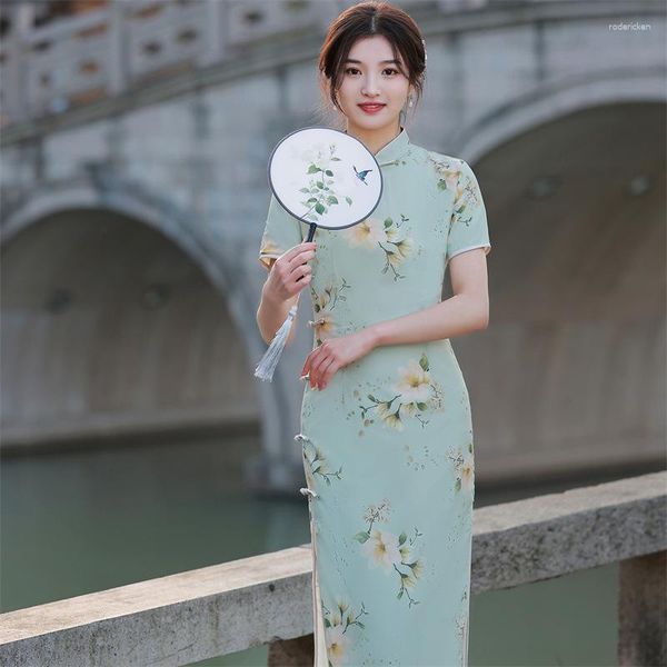 Ethnische Kleidung 2023 gelbgrünes florales Kleid mit langem Kleid traditionelle Cheongsam Frauen schlank Vintage -Kleider verbessert gefüttertes Qipao S bis 3xl