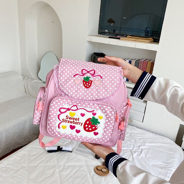 Bolsas escolares garotas rosa bordado de morango para crianças escolares para garotas de aniversário presente de aniversário de desenho japonês Backpack 230816