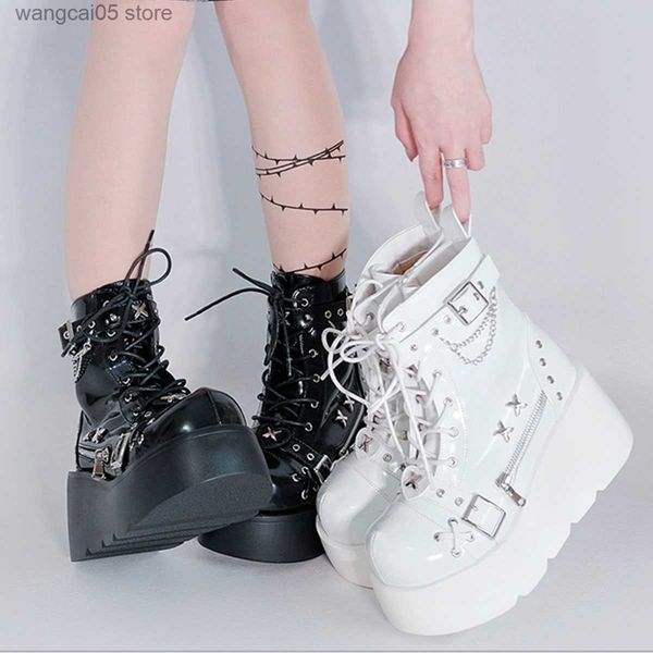 Stiefel brandneue Gothic Style-Plattform Vampire Cosplay Frauen mittlere Kälte Stiefel 2022 Winterkeile Comfy Women Motorcycle Boots Schuhe T230817