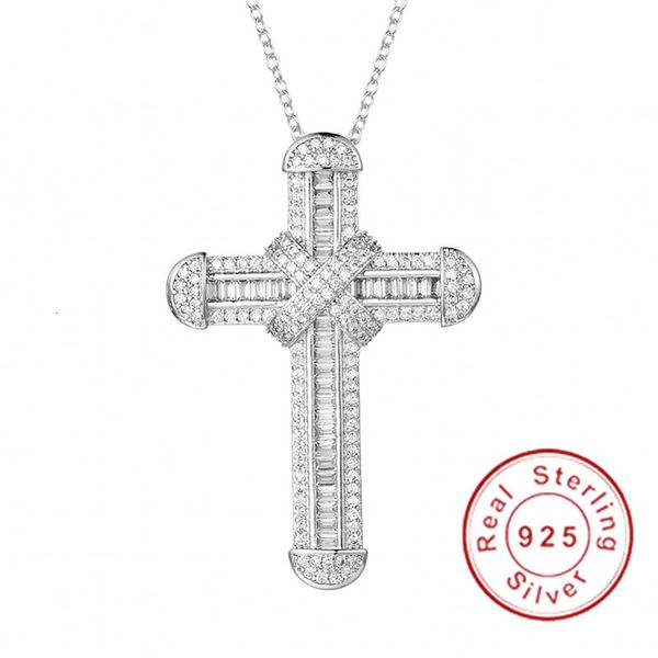 Anhänger Halsketten 925 Silber Exquisite Bibel Jesus Kreuz Halskette für Frauen Kruzifix Charm Simuliertes Platin -Diamantschmuck N028 230817
