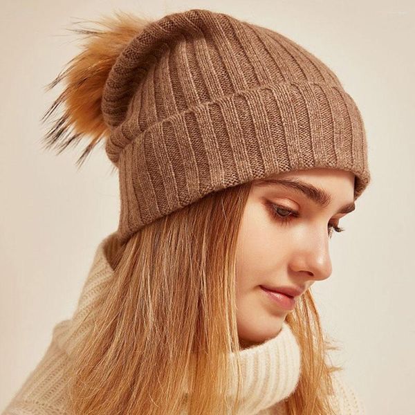 Beret Cashmere Cap Mode stricken Feste Hüte mit Waschbärenfell Pompom warmer Freizeithut für Frauen Mädchen Winter