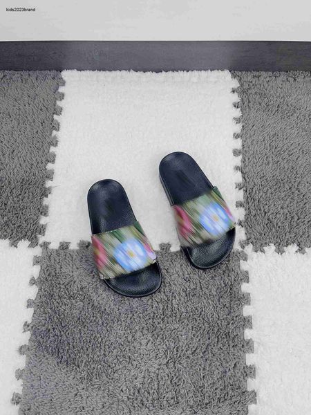 Designer-Objektträger Fashion Kids Sandals bunte Blumendruck Baby Pantoffeln Größe 26-35 Sommer Kinderschuhe Box Verpackung Juni25