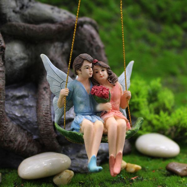 Objetos decorativos Figuras do casal romântico figuras balançam flor em miniatura de fada de fada micro paisagem resina artesanato cenas de cena decoração 230816