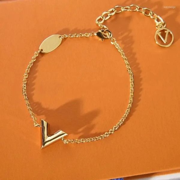 Nuovo braccialetto di progettisti di bracciali per donne gioielli di lusso Womens Gold Links Links Braccialetti Ladies Lettera V Ornamenti Braccia Catene