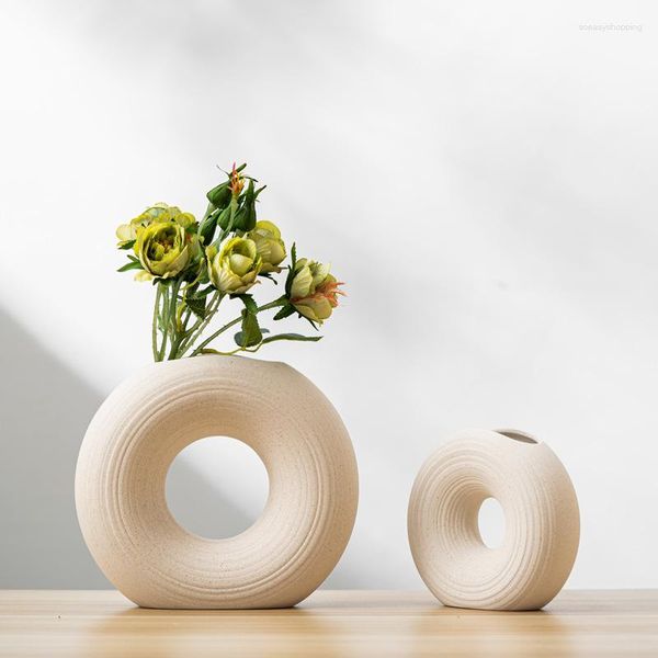 Vasen Nordic INS Rundförmige hohle Keramik Vase Donuts Home Dekoration Zubehör Büro Desktop Wohnzimmer Kunst Ornamente Geschenke