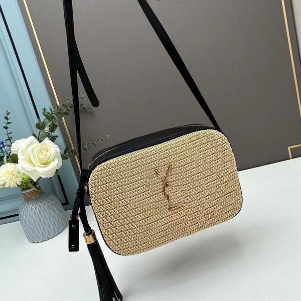 Top novo bolsa de câmeras de câmera de gente de higiene pessoal Bolsa de ombro de mão feminina Designer de palha tecido tecido celular bolsa de cosméticos Bolsa de praia de Raffia de grande capacidade