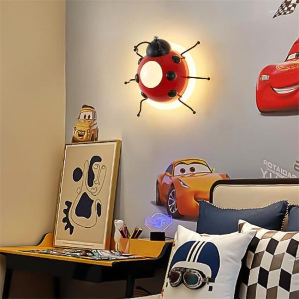 Wandlampe moderne rote Käfer -LED -Kinderzimmerleuchten Jungen Schlafzimmer Krankenbett Cloakroom Flur Cartoon kreative dekorative Lampen