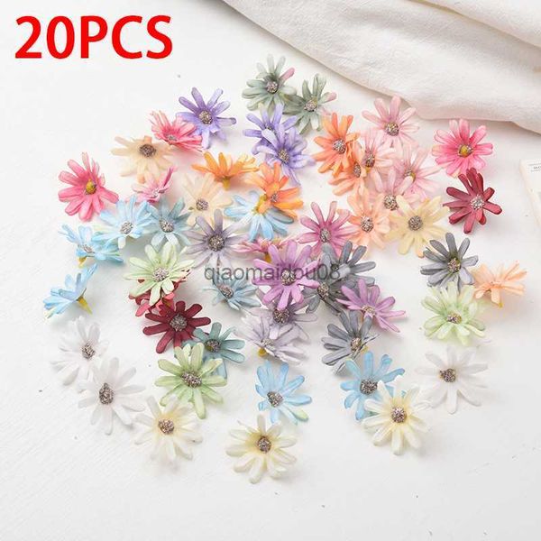 Dekorative Blumen Kränze 20pcs künstliche Blumen kleiner Gänseblümchen Seidenstoff Home Hochzeitsfeier handgefertigt DIY Wrack Handgelenk Blumendekoration HKD230818