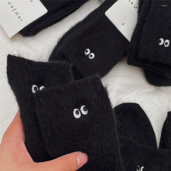 Kadınlar SOCKS sevimli göz deseni düz renkli peluş zemin kalın tüp sıcak çorap