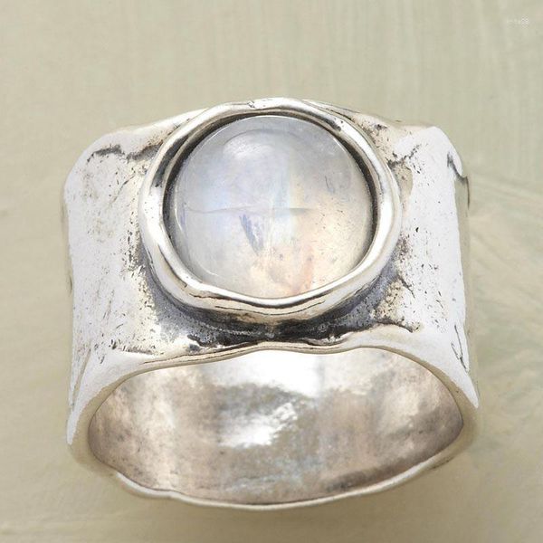 Cluster Ringe Vintage Round Moonstone Massiv für Frauen Weißgold Farbe Frauen großer Ring Hochzeit Schmuckzubehör Geschenke