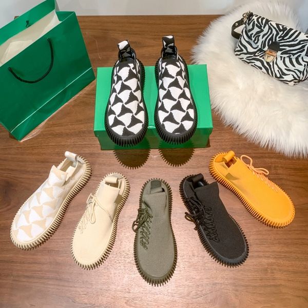 Neue Mode Sandalen Luxus Designer Schuhe Hausschuhe Buchstaben Vintage Anti Slip Schuhe Outdoor Laufschuhe Schnüren -up Candy Gelee Schuhe Paar Freizeitnetzschuhe