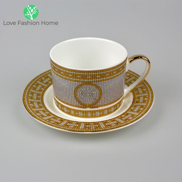 Canecas Cups de café e pires Mosaique Au 24 Gold Dirs Sets High Tea Service Tableware Conjunto 230817