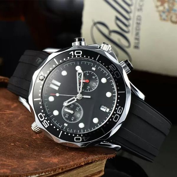 Masculino de luxo para homens designers relógios de alta qualidade Montre 2813 Automático 904L Aço inoxidável Strap Quartz Movimento Wristwatches WatchBand Diving Super