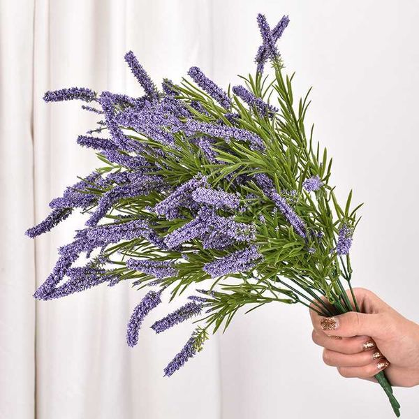 Fiori decorativi ghirlande di lavanda viola simulazione bouquet hotel decorazioni per la casa tavolo da matrimonio decorazione di piante verdi artificiali accessori HKD230818