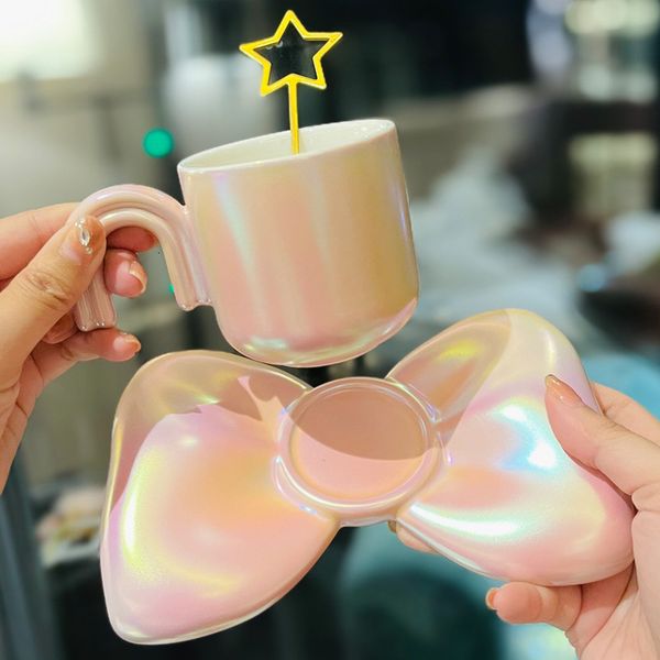 Becher kreativer Keramikmilch Tasse niedliche Bogenknotenform Dessertplatte Perle Gradient Regenbogengriff Kaffee Tasse Star Löffel Home Tee Set 230817