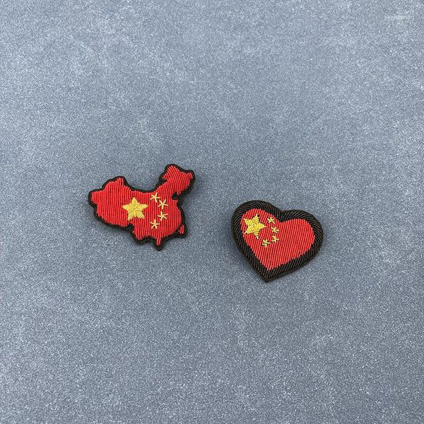 Broches mapa chinesa vermelha padrão de bordado artesanal acessórios de roupas unissex seda