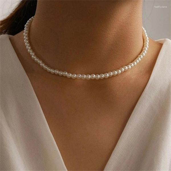 Choker weiße Imitation Perlenkette für Frauen Temperament Einfache handgefertigte Strangperle auf dem Halsschloss Knochenkettenkette Schmuck Geschenk