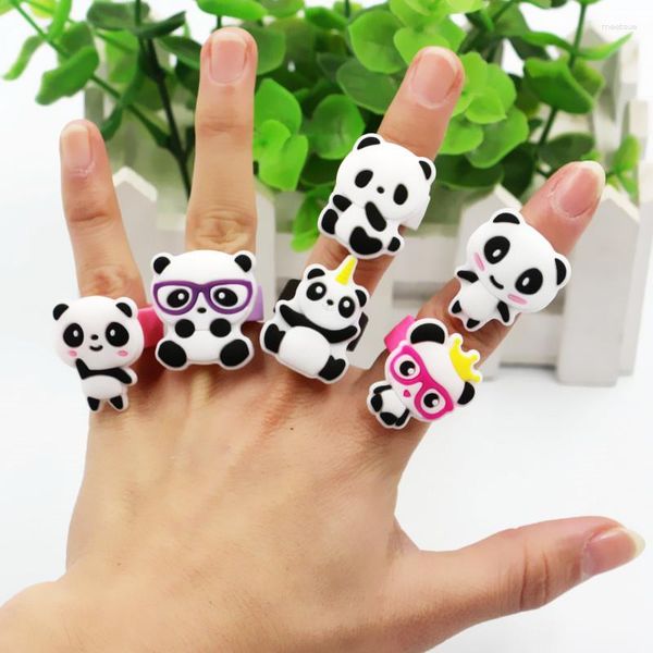 Küme Yüzükleri 12 PCS/SET Sevimli Panda Yüzük Yumuşak Silikon Parmak Oyuncak Toptan Kızlar Erkek Aksesuarlar Çocuk Günü Hediyeleri