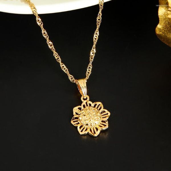 Collane a sospensione Trendy Cute Flower Collace Gold Color Women Noble Women Bright Bride Chain Jewelry