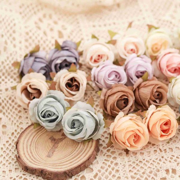 Dekorative Blumen Kränze 5pcs künstliche Blumen Rosenkopf Garten Home Party Supplies Geschenk Hochzeitsszene DIY Arrangement Dekoration gefälschte Blumen HKD230818