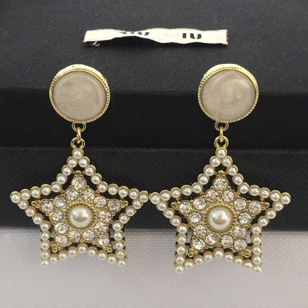 Designer de marca Miumiu Brincos de moda imitação Crystal Pearl Five Star para mulheres com sentimentos avançados cheios de brincos de estrela de diamante joias